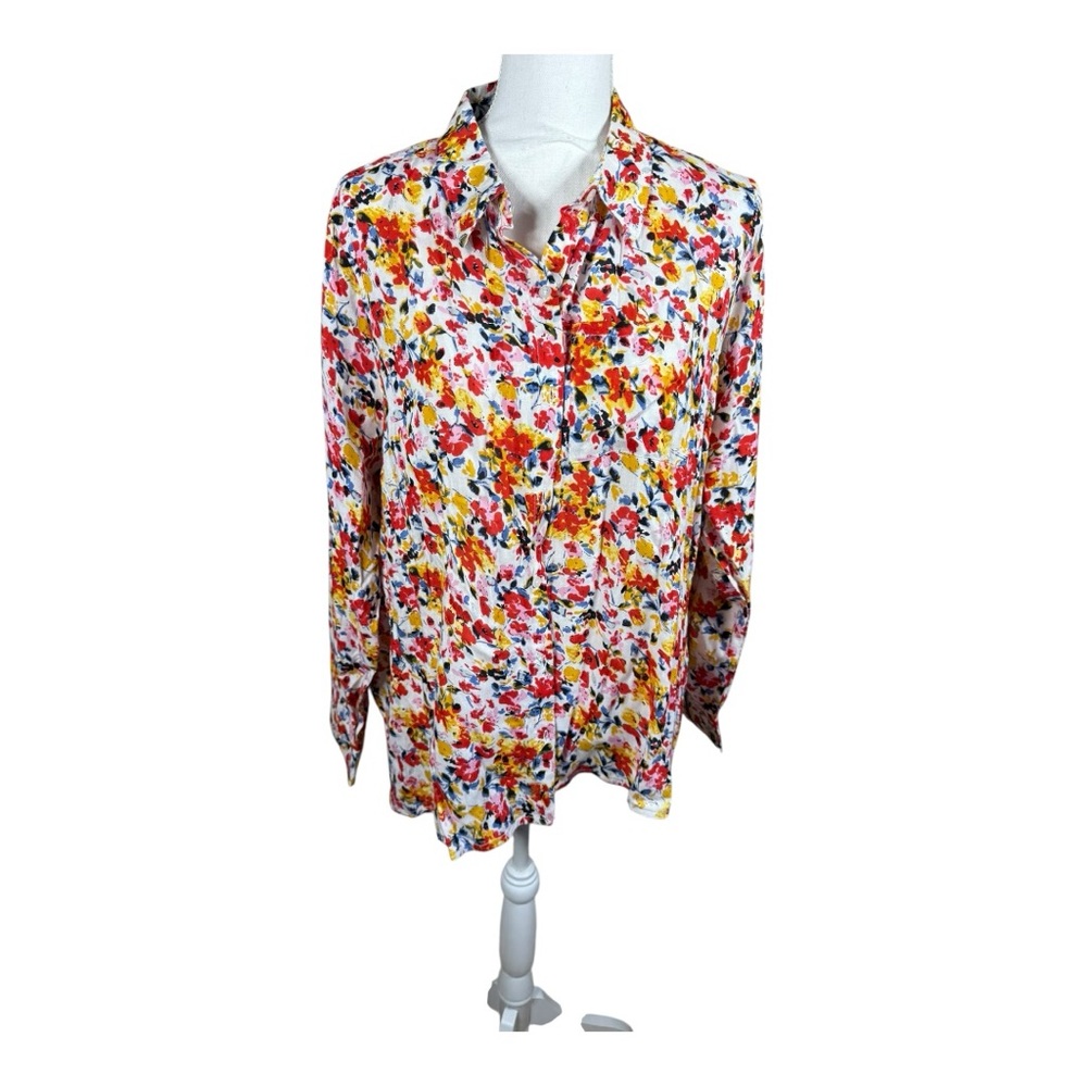 NWT Floral Button Down‎ Shirt
